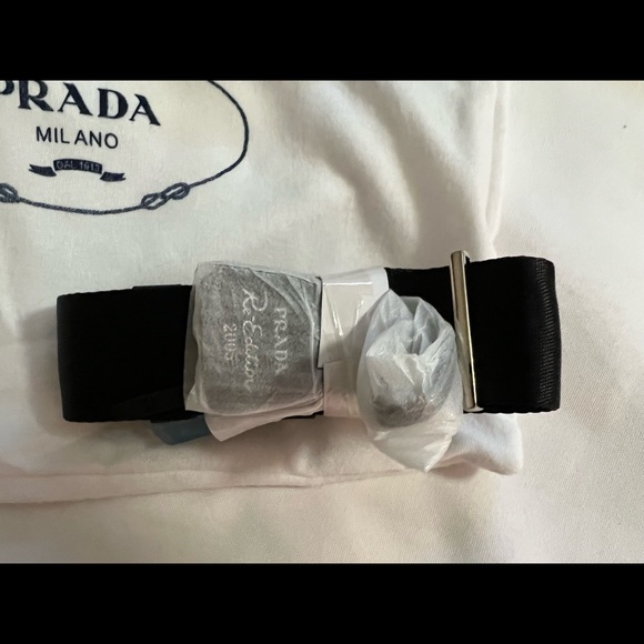 Prada Re-Edition 2005 Te-Nylon Bag - Picture 8 of 10